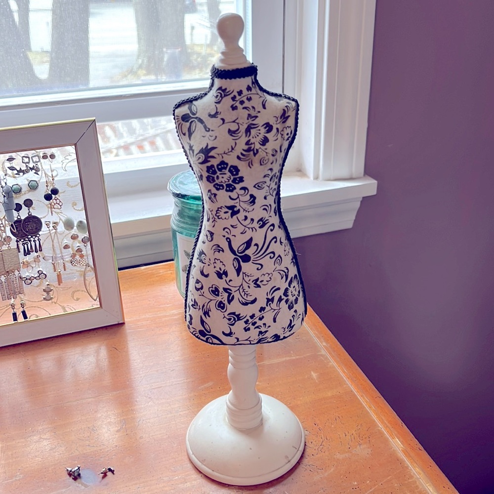 Necklace Holder